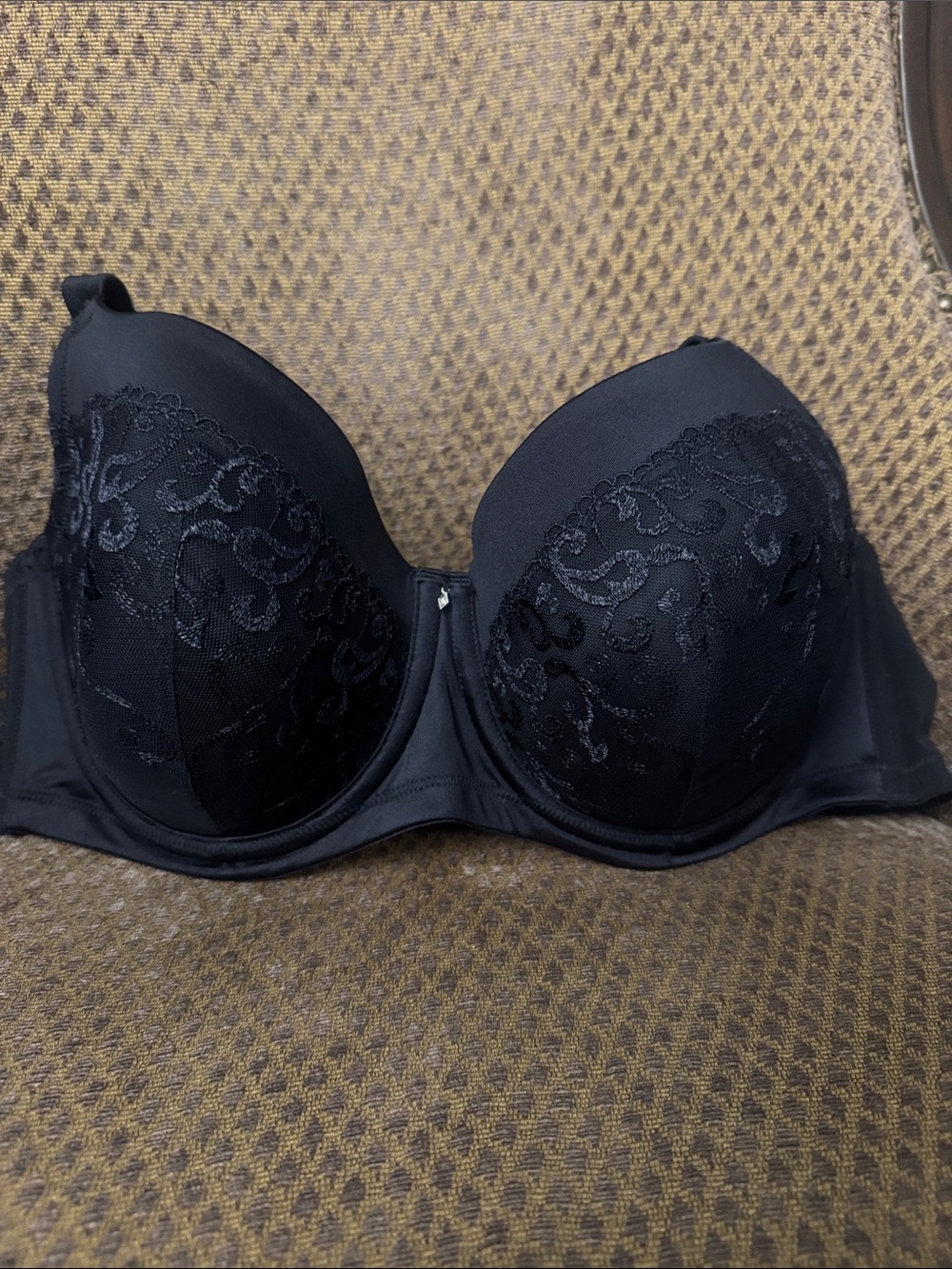 NWOT Ambrielle Black Lace-Accent Strapless Push-Up Bra